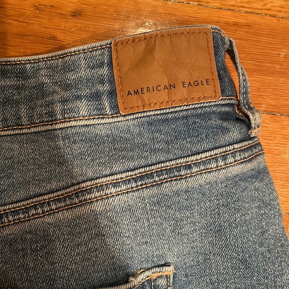 American Eagle Strigid Ripped Mom Jeans in Medium Wash - Picture 8 of 10